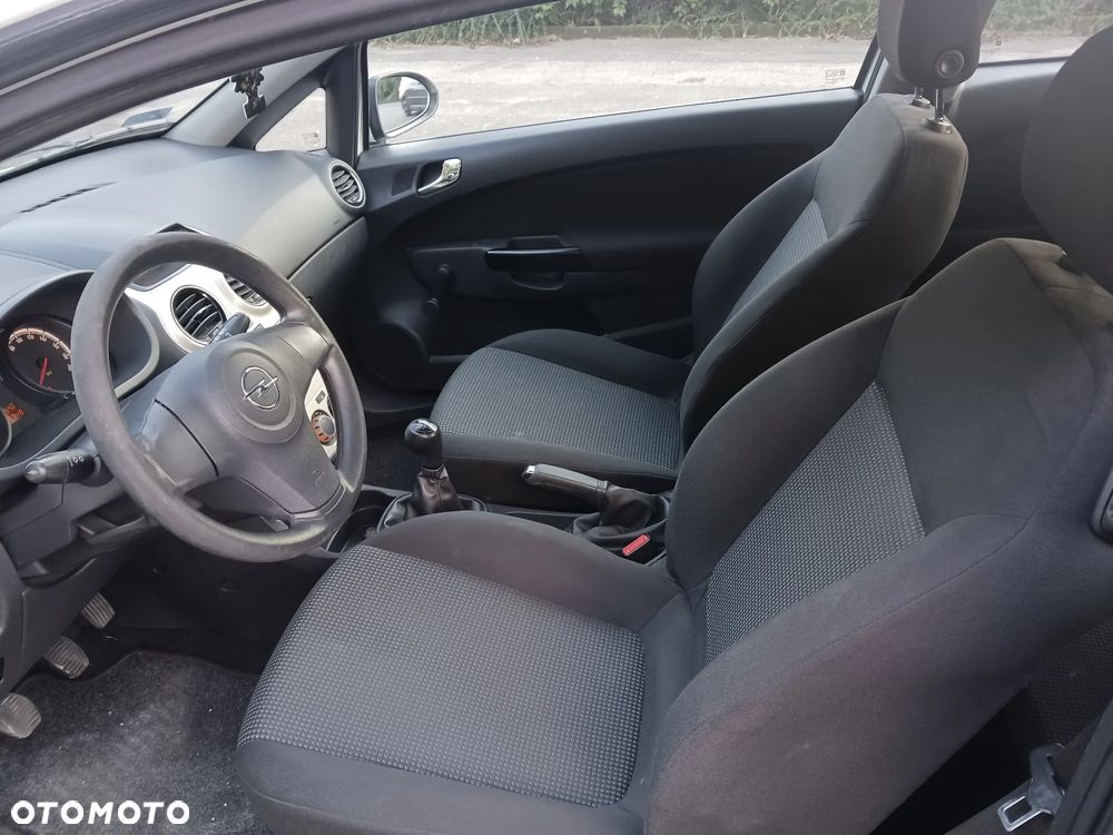 Opel Corsa 1.2 16V Essentia - 5