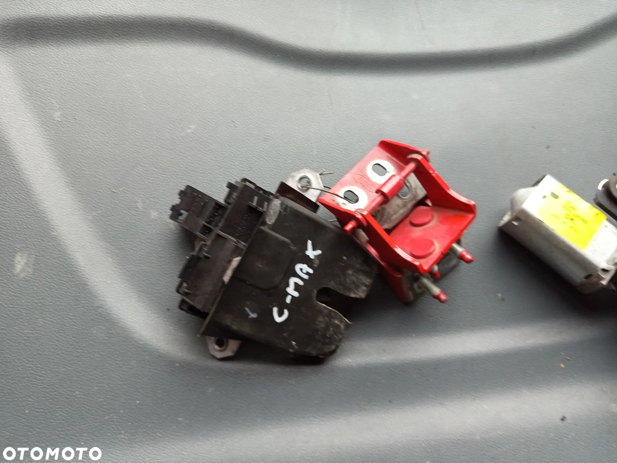 OSPRZĘT KLAPY FORD C-MAX GRAND 10-15 SILNICZEK KLAPY TAPICERKA ZAMEK ŚWIATŁO STOP ŁAPA LEWA LUB PRAWA - 4