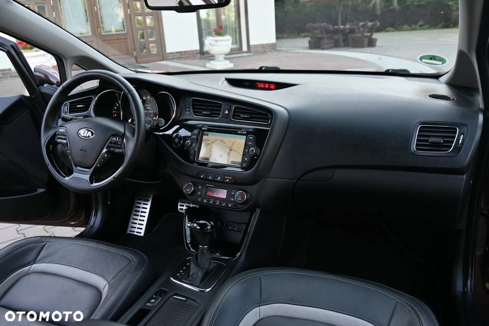 Kia Ceed 1.6 CRDi 128 Platinum Edition - 24