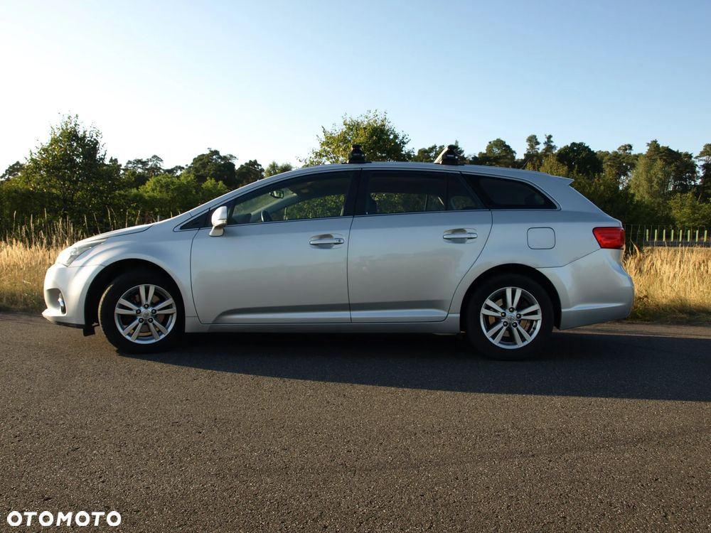 Toyota Avensis - 2