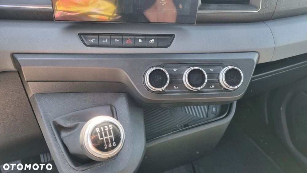 Nissan INTERSTAR - 40