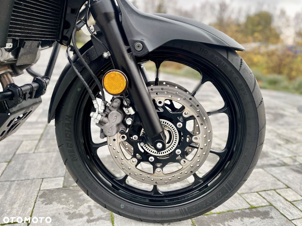 Suzuki V-STROM - 16