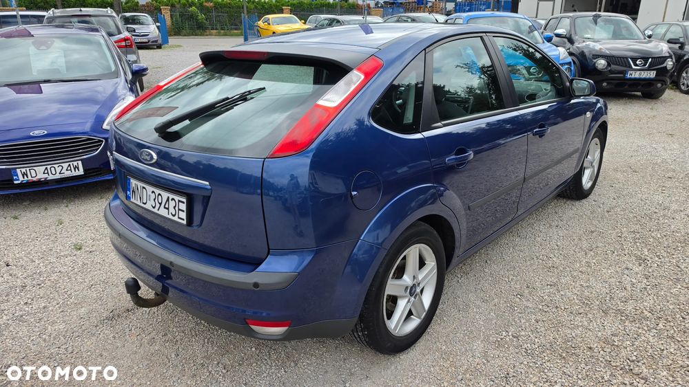Ford Focus 1.8 FF Ghia - 25