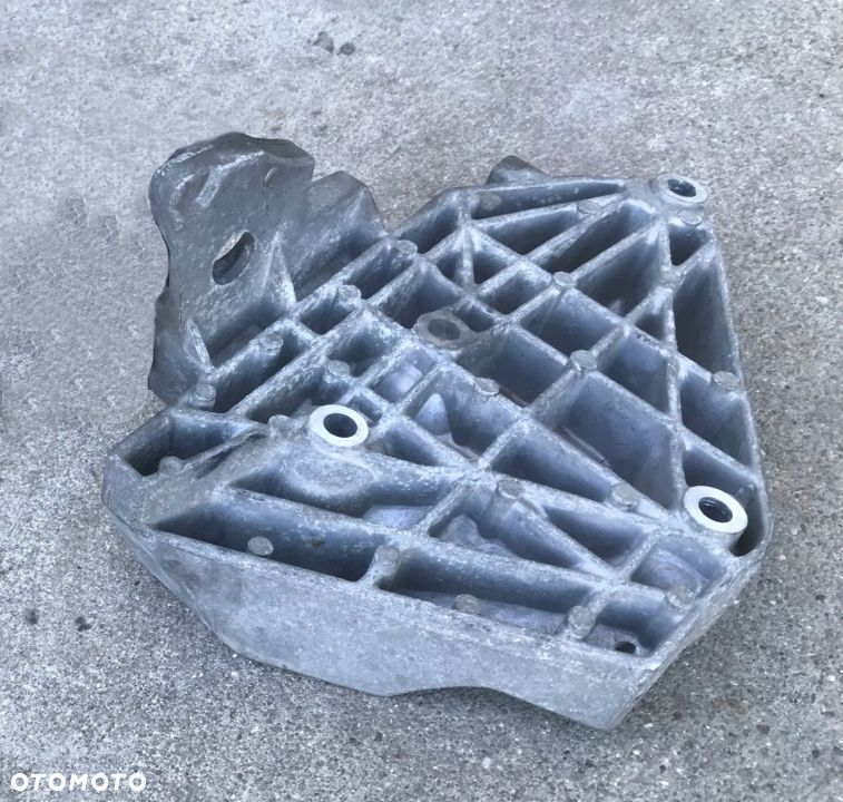 Łapa silnika Vw PASSAT B5 AUDI 1.6b wspornik mocowanie ALTERNATORA SPRĘŻARKI - 6