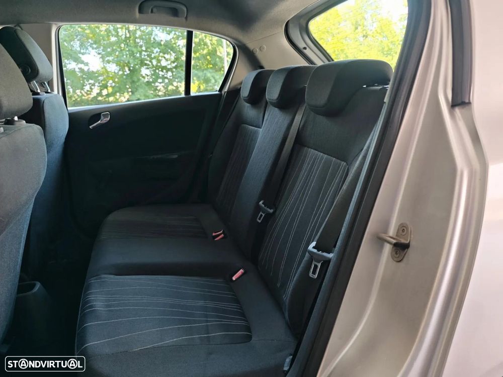Opel Corsa 1.2 Enjoy - 33
