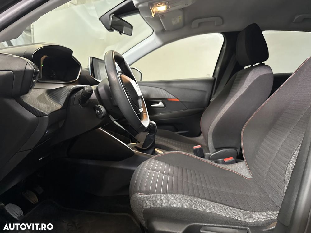 Peugeot 208 - 22