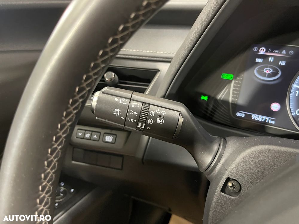 Lexus UX 250h Business Edition - 16
