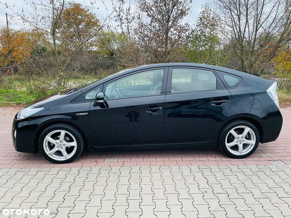 Toyota Prius 2011 photo 2