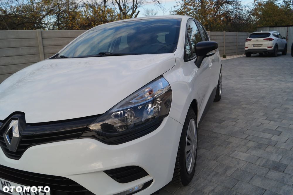 Renault Clio 1.2 16V 75 LIMITED - 17