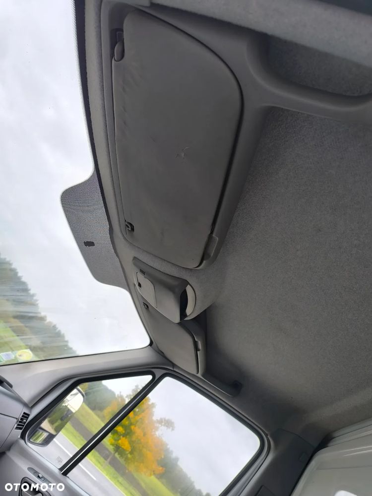 Mercedes-Benz Sprinter - 25