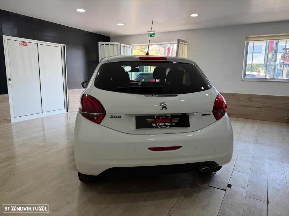 Peugeot 208 1.2 PureTech GT Line - 8
