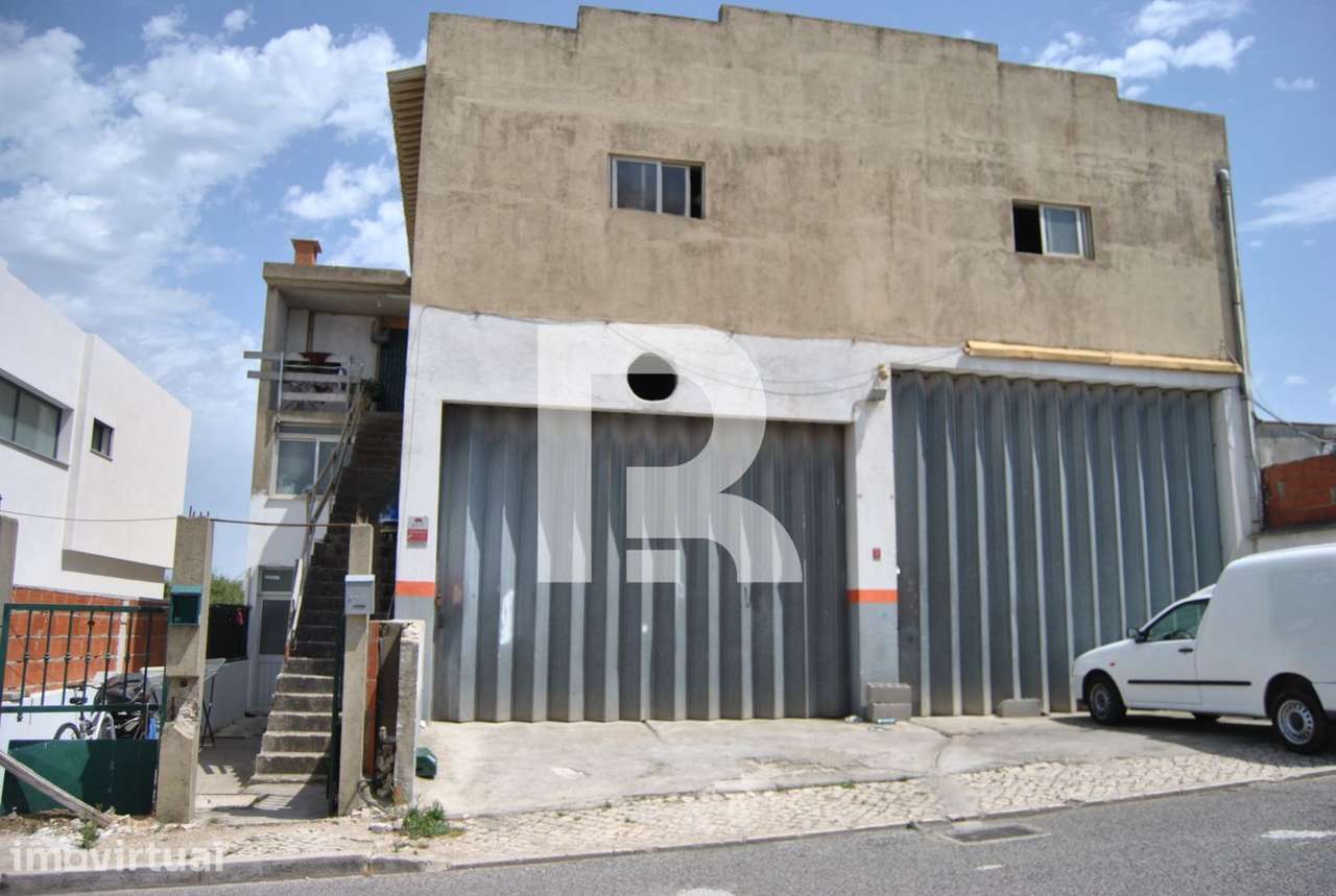 Terreno Urbano com Armazém na Abóboda - Grande imagem: 2/16
