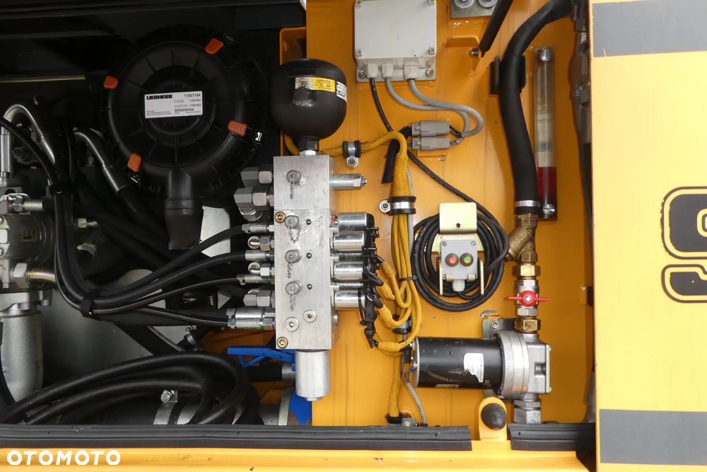 Liebherr R 922 SPROWADZONY - 25