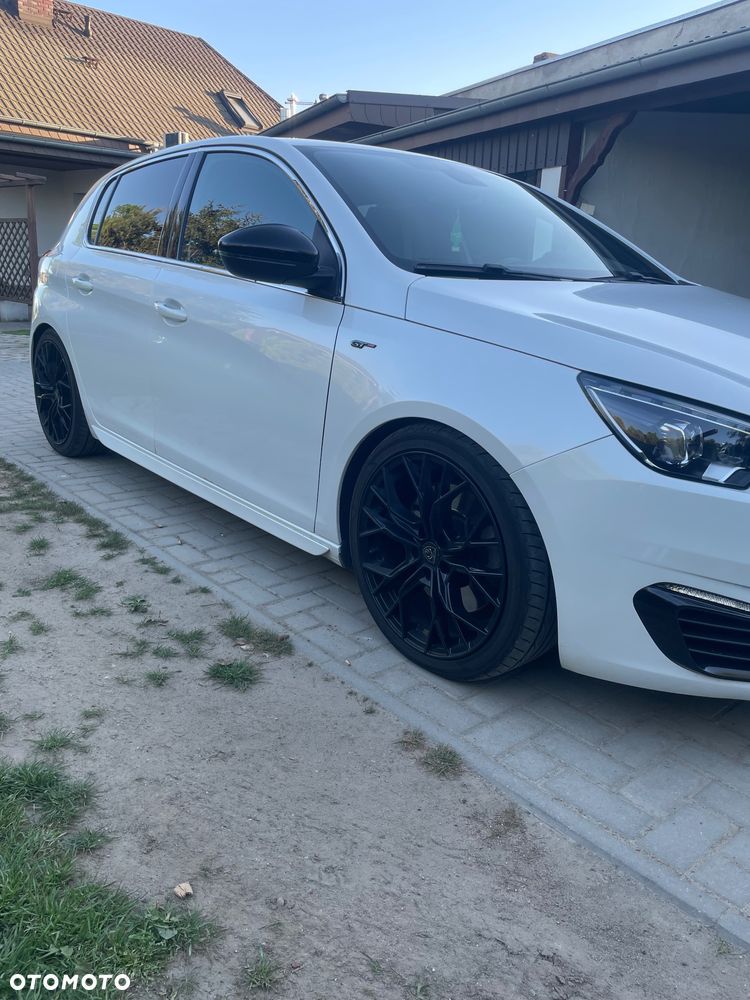 Peugeot 308 - 8