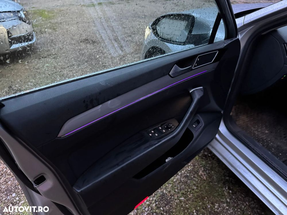 Volkswagen Passat Variant 2.0 TDI DSG Comfortline - 29