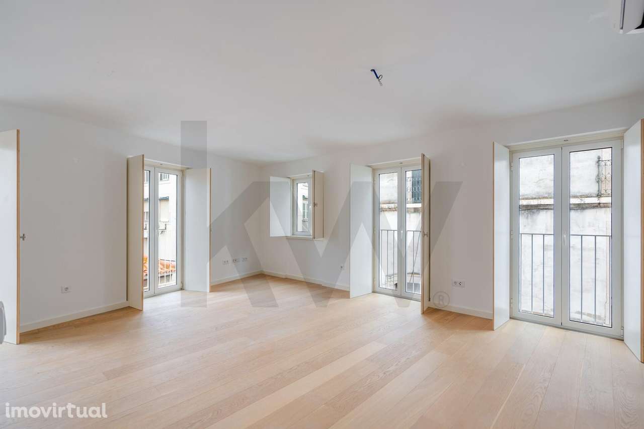 Elegante Apartamento Duplex T2 com Suite e Varandim em Lisboa - Grande imagem: 3/32