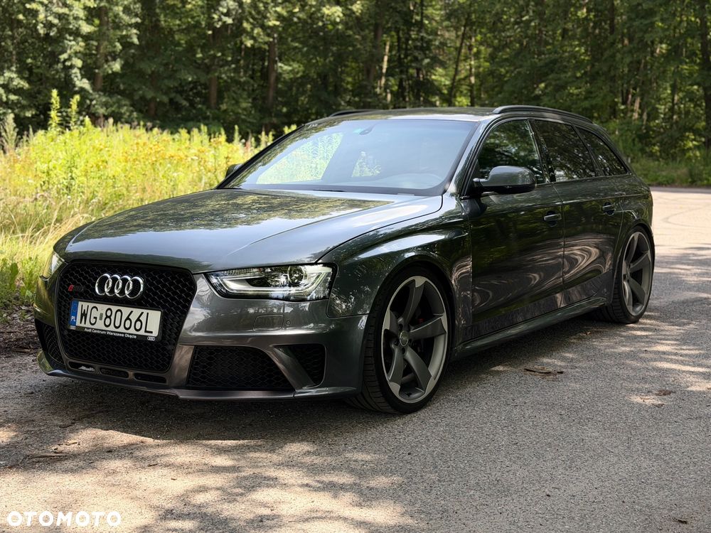 Audi RS4 Avant - 1
