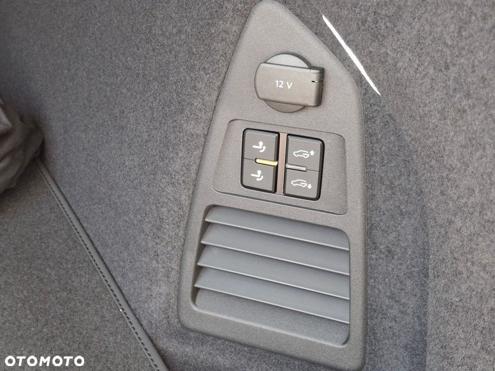 Volkswagen Touareg - 41