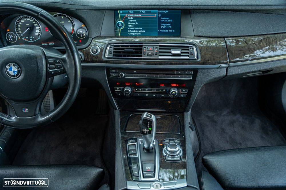 BMW 740 d Pack M - 16