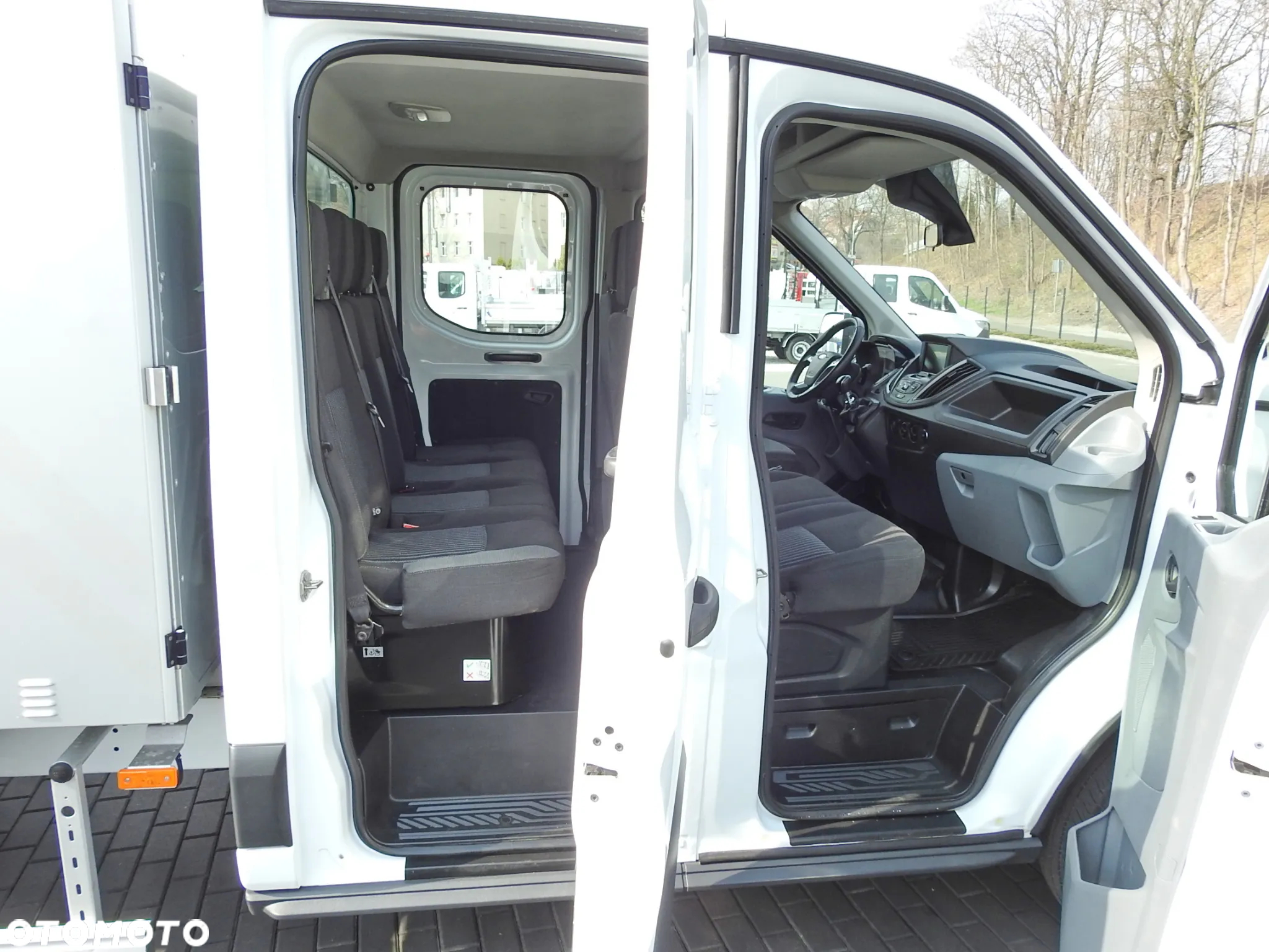 Ford TRANSIT  WYWROTKA PODWÓJNA KABINA DOKA 7 MIEJSC TEMPOMAT LEDY BLIŹNIACZE KOŁA KLIMATYZACJA 130KM [ E38372 ] - 36