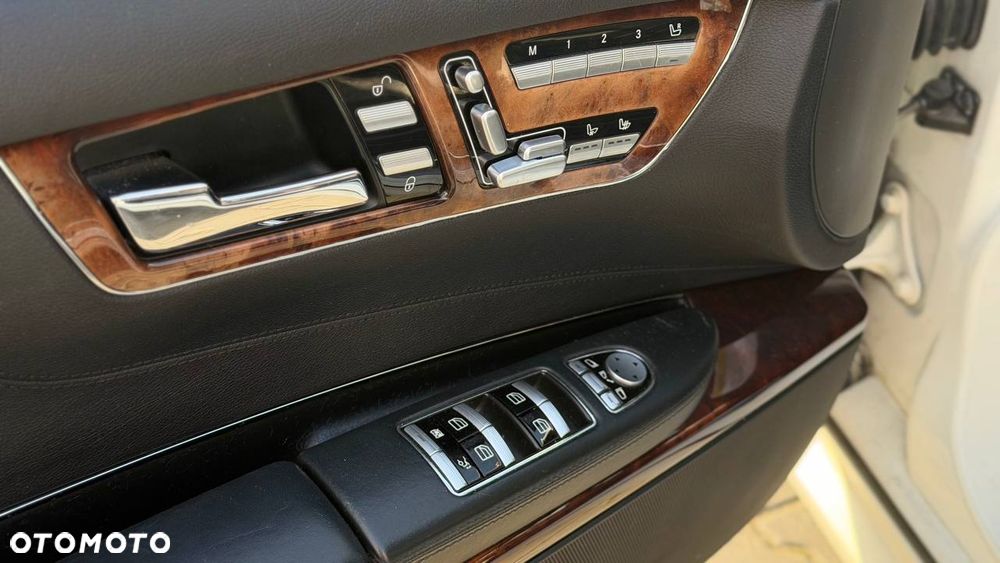 Mercedes-Benz CL 500 4Matic 7G-TRONIC - 24