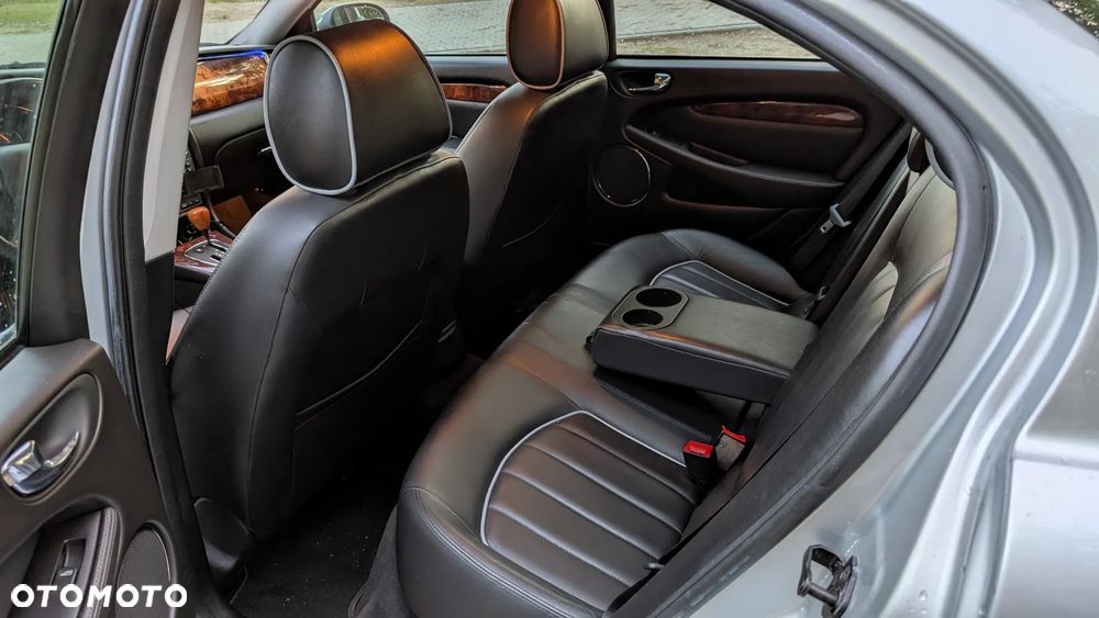 Jaguar X-Type 3.0 Executive - 12