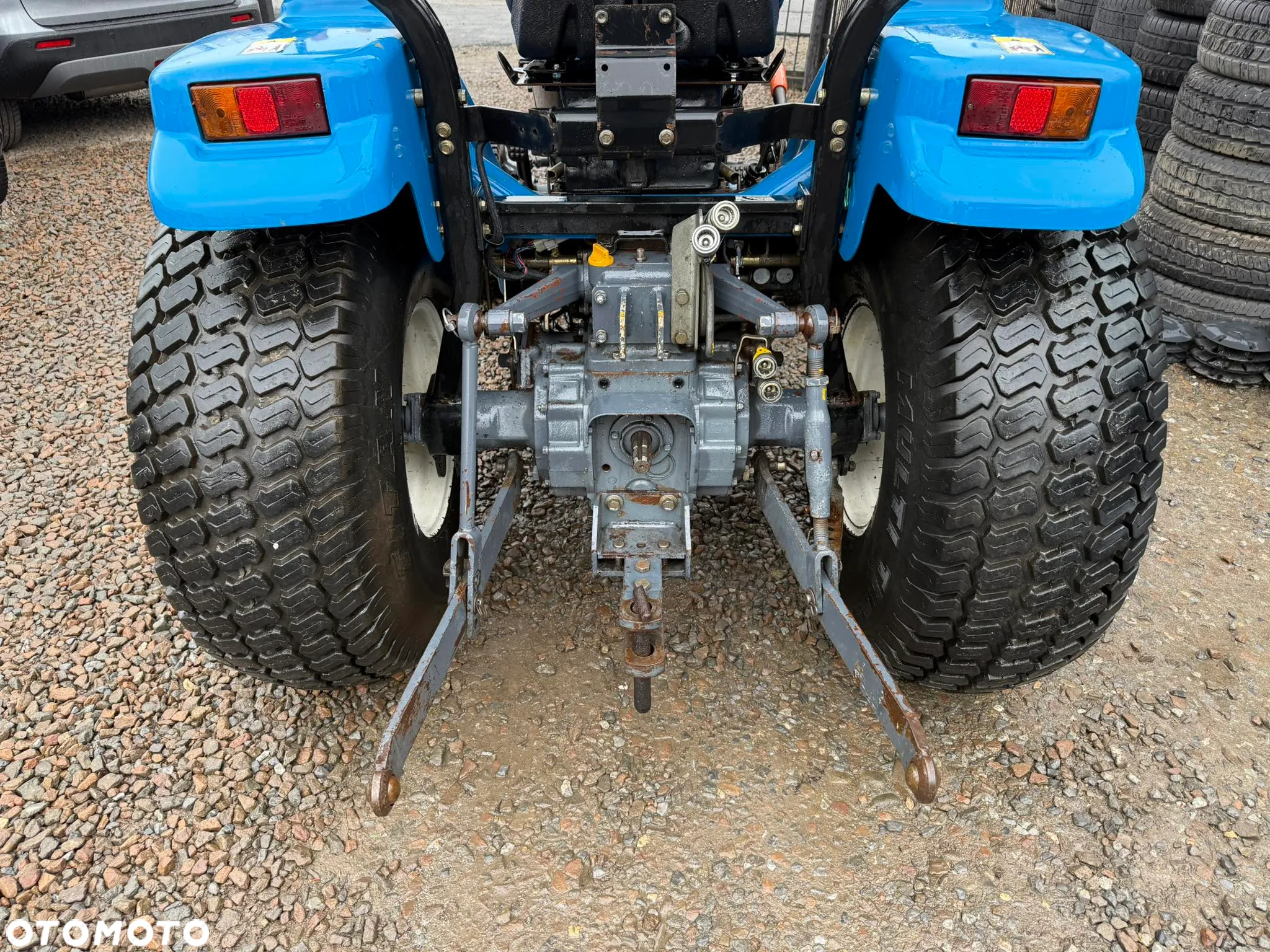 New Holland TC - 16