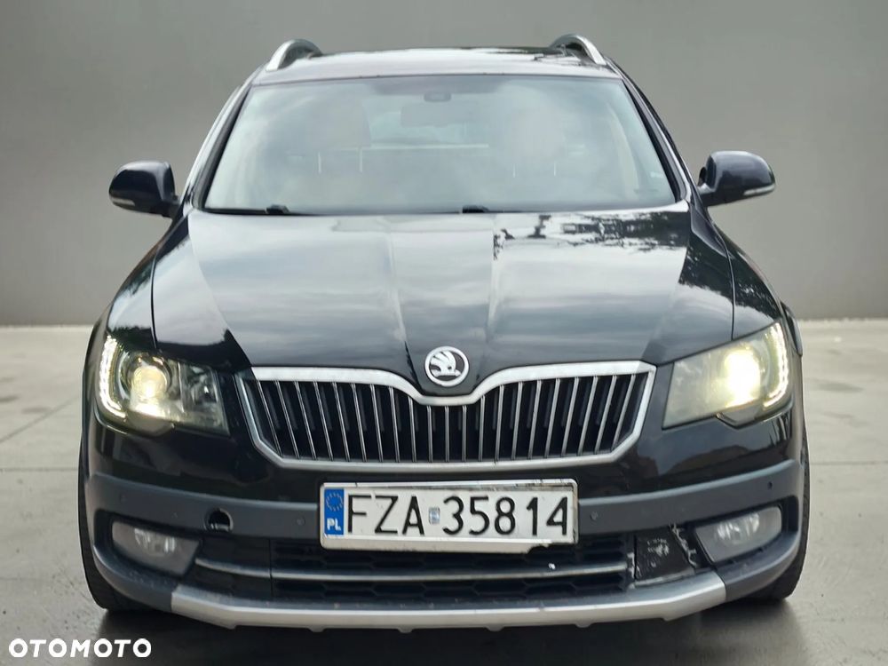 Skoda Superb 2.0 TDI 4x4 Platinum Outdoor DSG - 3