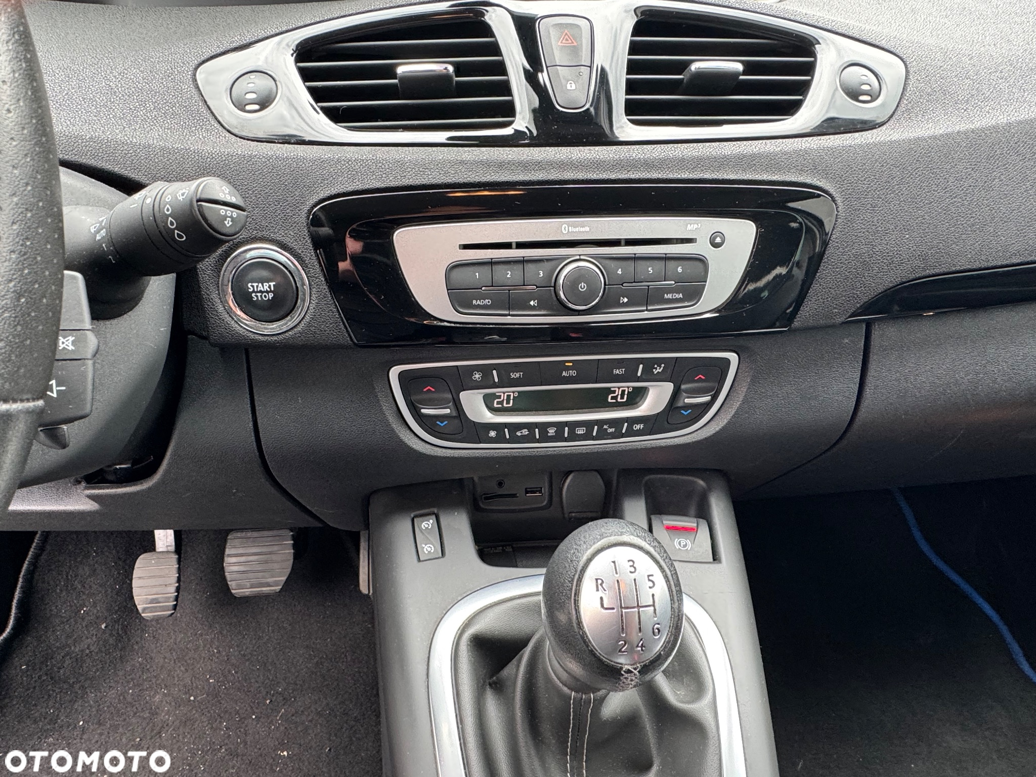 Renault Grand Scenic - 30