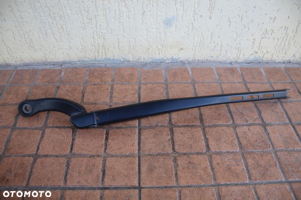 RAMIE WYCIERACZKI LEWE AUDI A4 B6 - 1