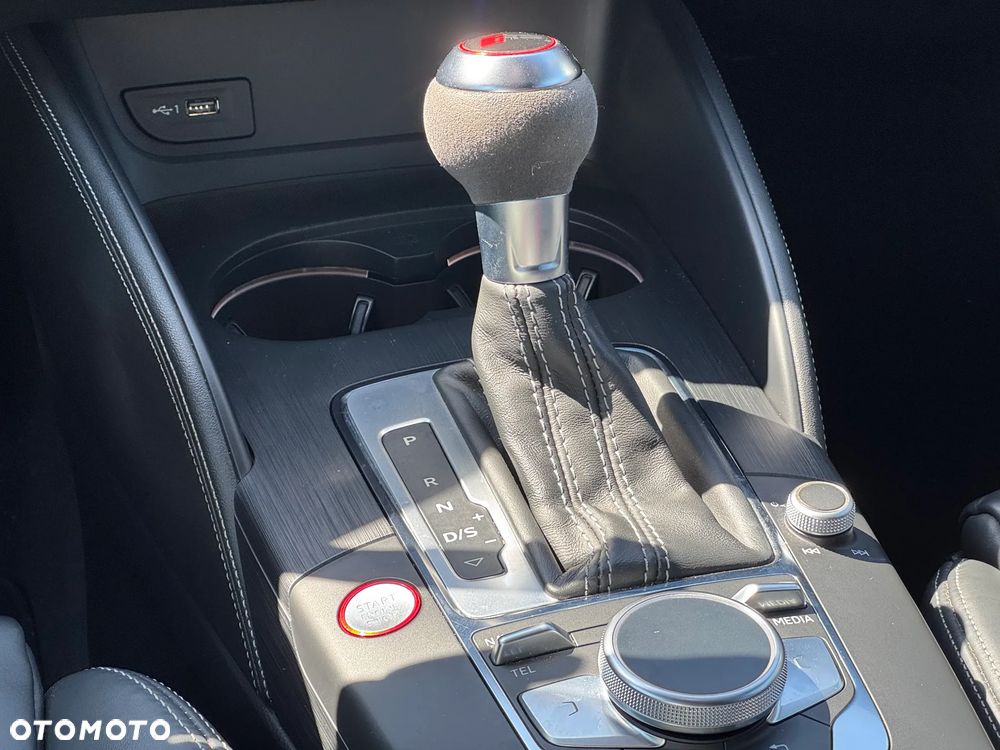 Audi RS3 Limousine 2.5 TFSI Quattro S tronic - 11