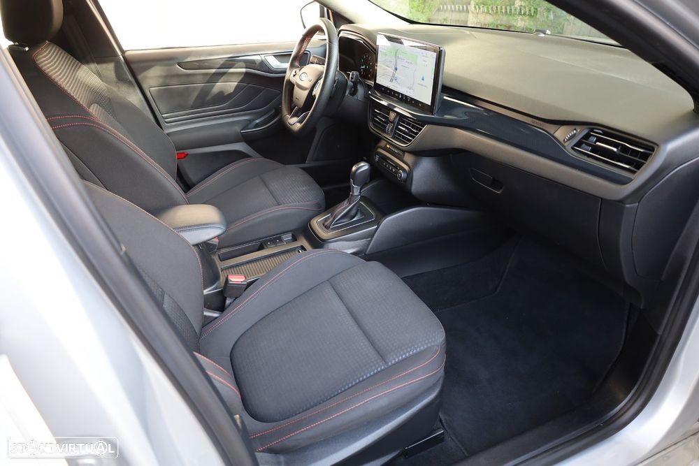 Ford Focus SW 1.0 EcoBoost MHEV ST-Line Aut. - 52