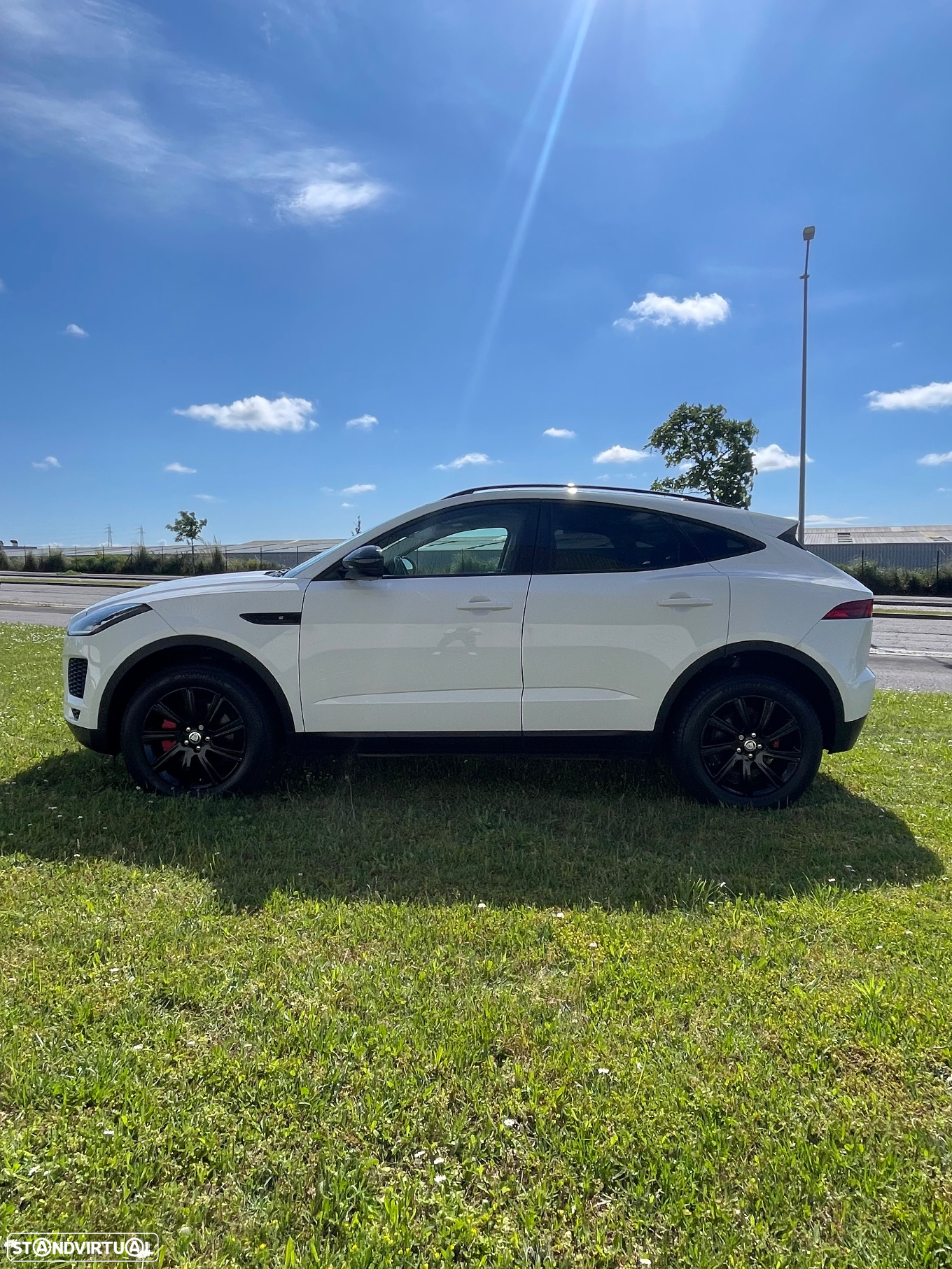 Jaguar E-Pace 2.0 i4D R-Dynamic S AWD Aut. - 4