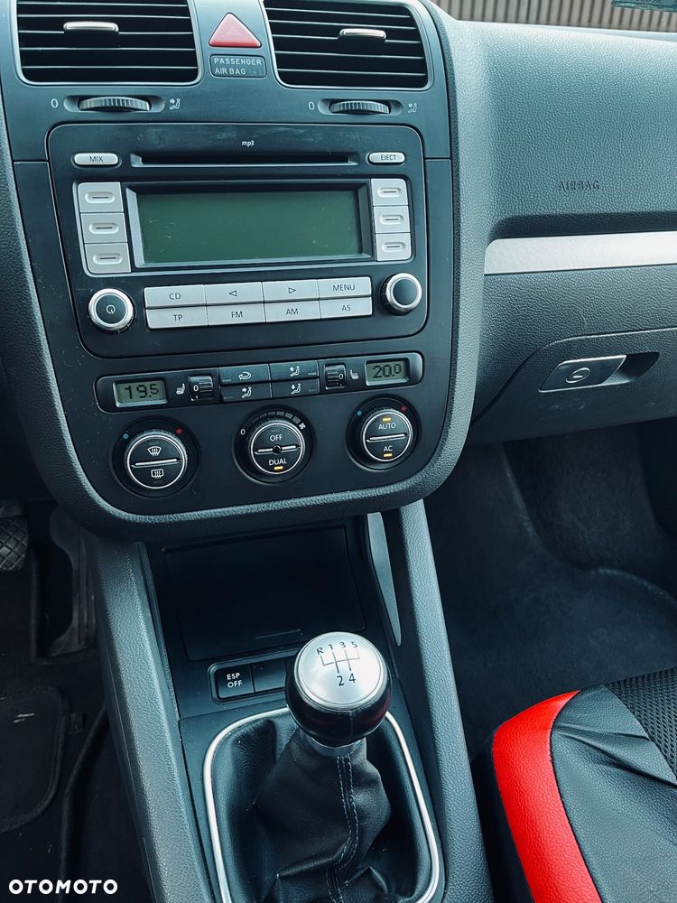 Volkswagen Golf V 1.6 Comfortline - 17