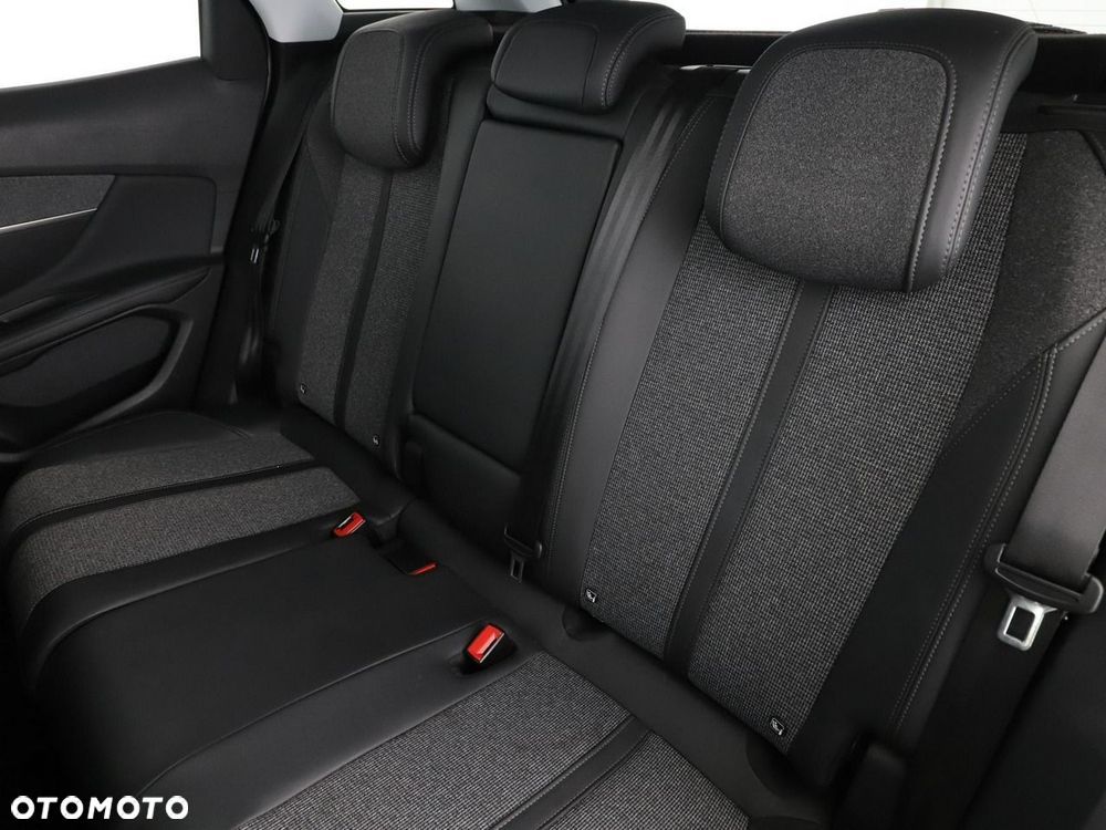 Peugeot 3008 1.2 PureTech GPF Allure S&S EAT8 - 19