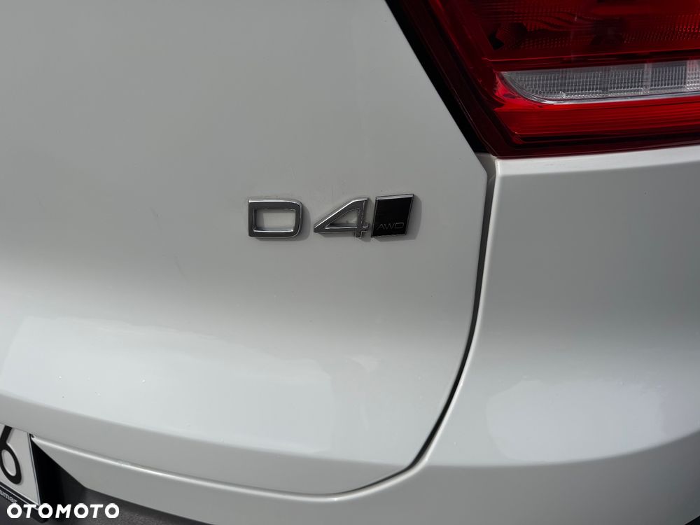 Volvo XC 40 D4 AWD Geartronic Momentum - 13