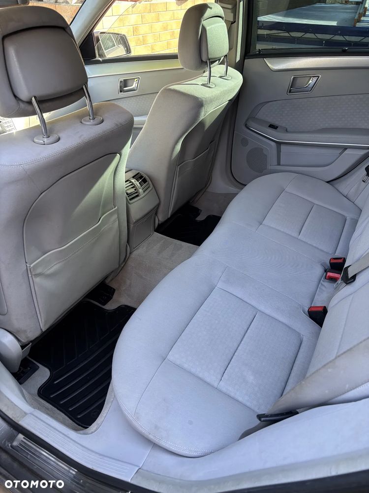 Mercedes-Benz Klasa E 350 CDI 4-Matic BlueEff - 30