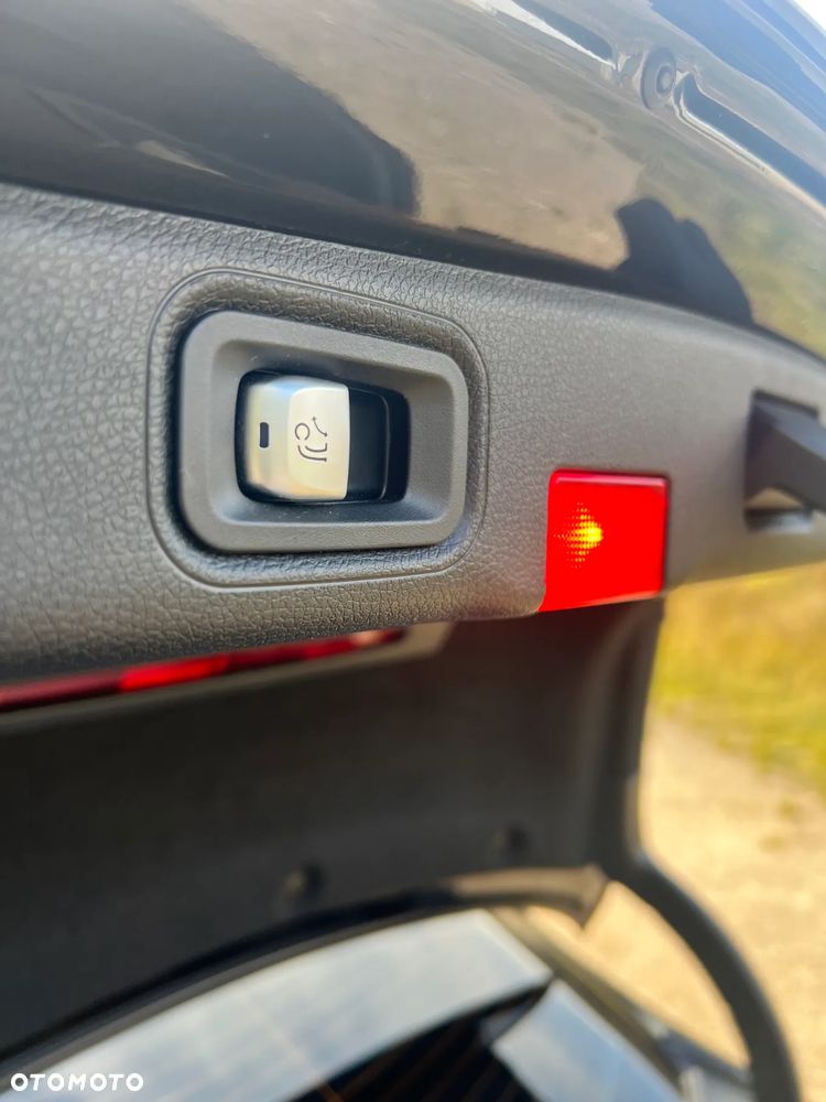 Mercedes-Benz Klasa E 220 d T 9G-TRONIC - 10