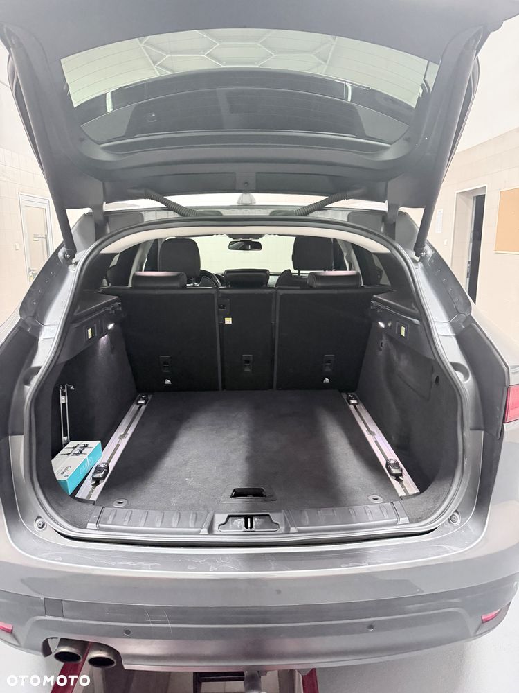 Jaguar F-Pace 2.0 i4D RWD R-Sport - 13