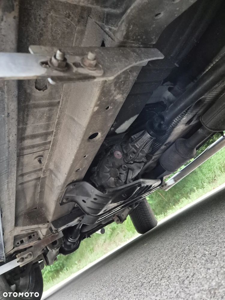 Jeep Grand Cherokee 4.7 Overland - 38