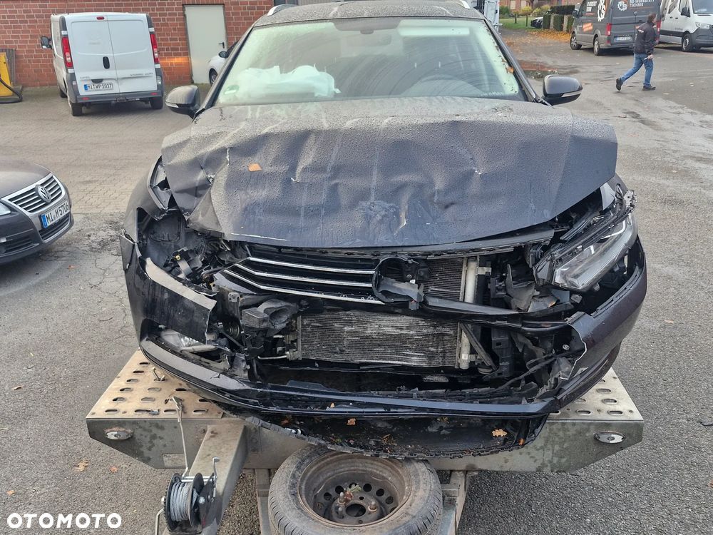Volkswagen Passat 2.0 TDI SCR Comfortline - 11