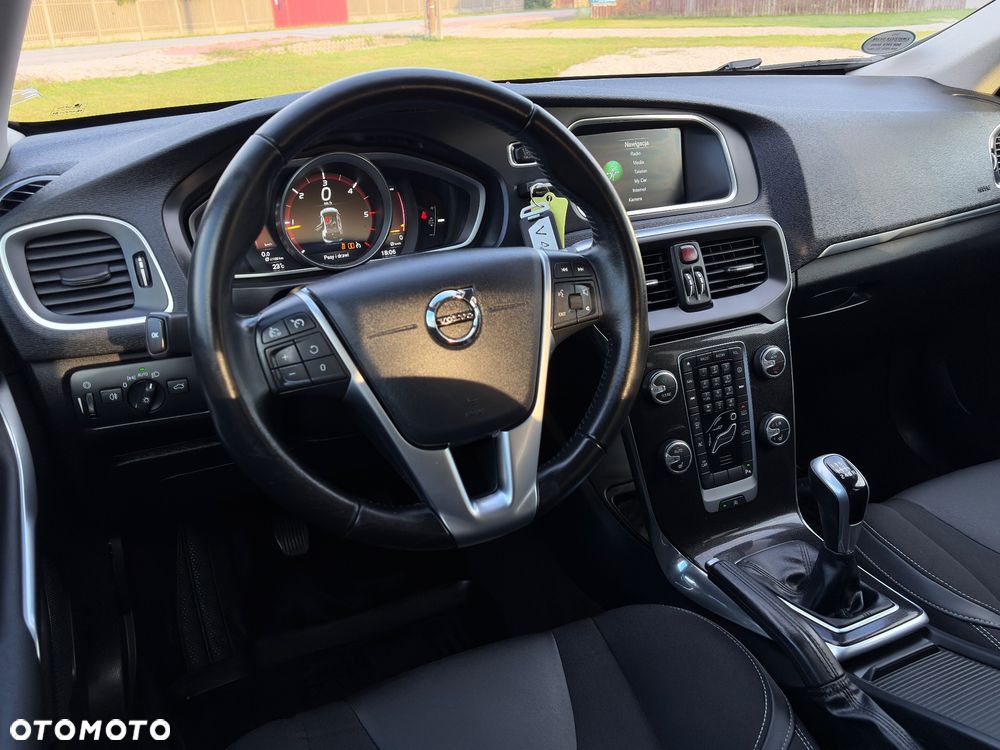 Volvo V40 D2 Momentum - 22
