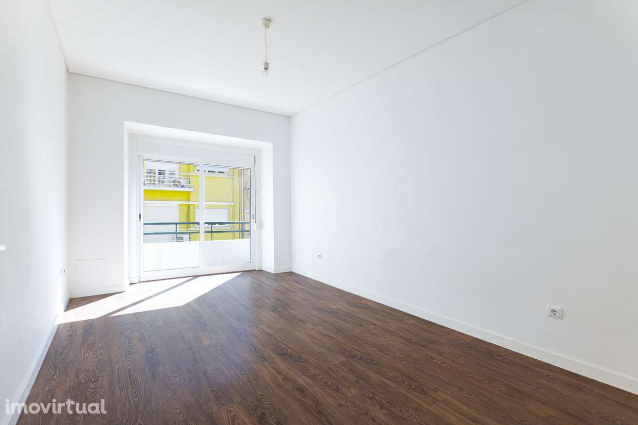 T2 com Terraço na Penha de França – Totalmente Renovado - Grande imagem: 4/28