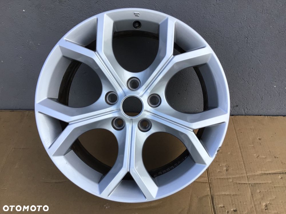 Felga Aluminiowa 1szt Nissan Juke ll 2 F16 17x7 et35 5x114.3