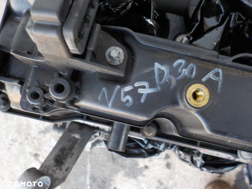 BMW SERIA 3 E90 E91 E92 E93  SILNIK SŁUPEK Z POMPĄ WTRYSKOWĄ N57D30A - 8