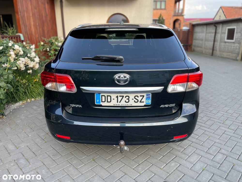 Toyota Avensis 2.0 D-4D Premium - 3