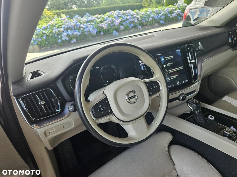 Volvo V60 D3 Momentum Pro - 5