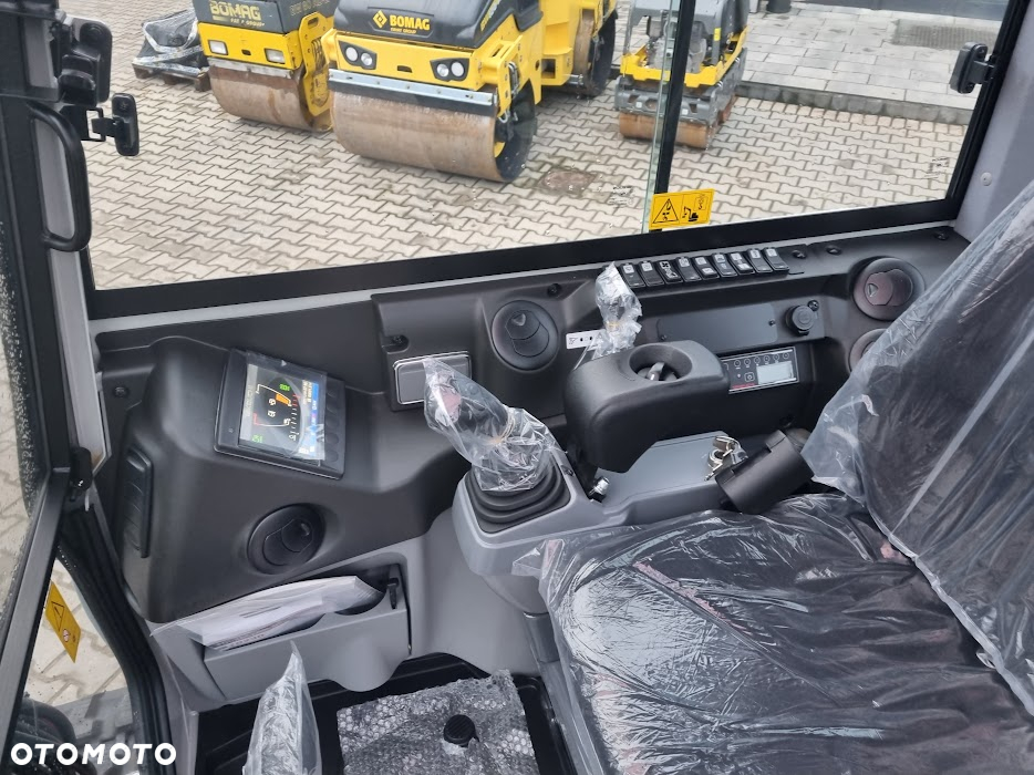 Takeuchi Nowa Koparka Gąsienicowa Takeuchi TB230-V2 - 11
