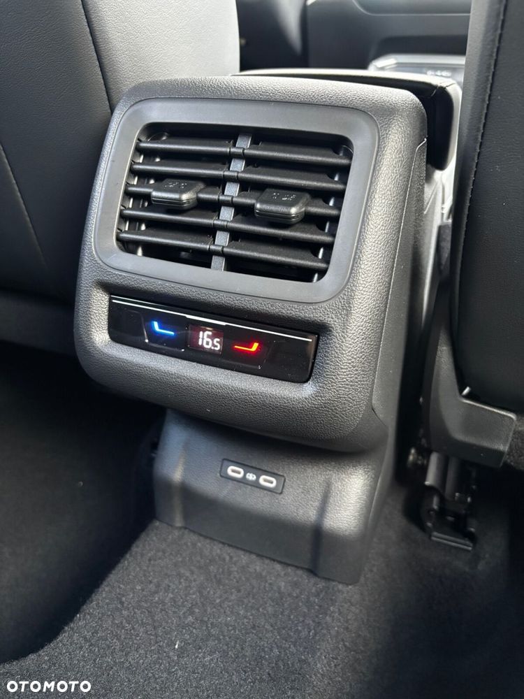 Volkswagen T-Roc 1.5 eTSI R-Line DSG - 25