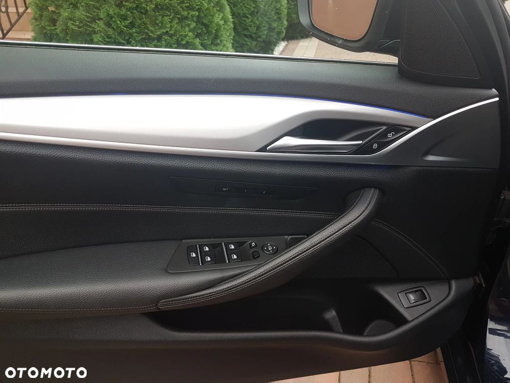 BMW Seria 5 530i xDrive GPF Luxury Line sport - 8